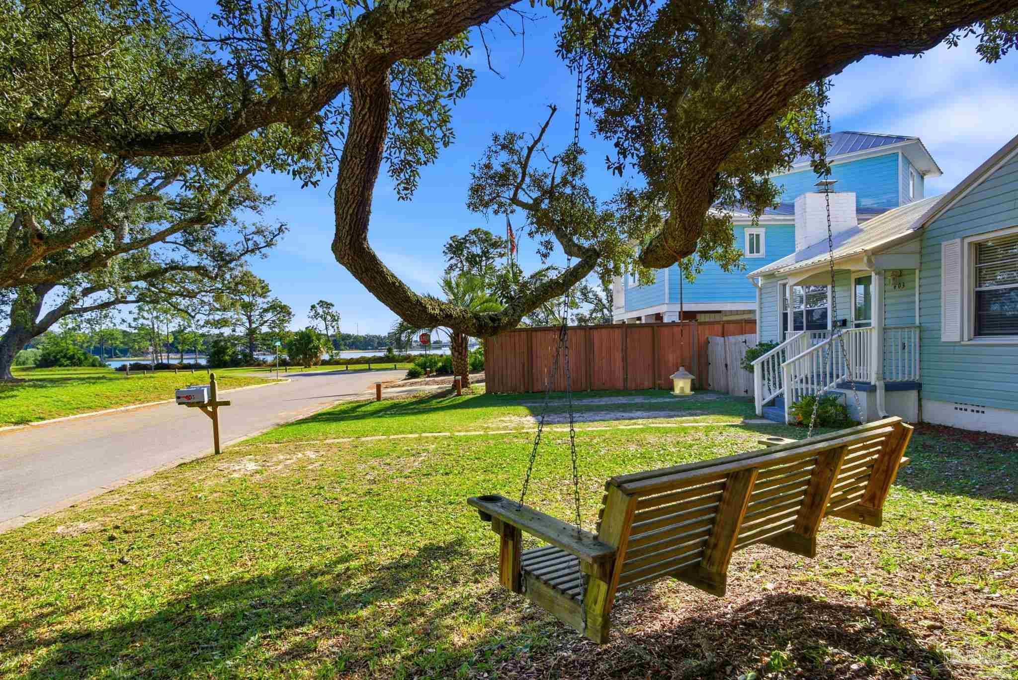 403 Southeast Gilliland Road Pensacola, FL 32507 - Photo 4 of 71