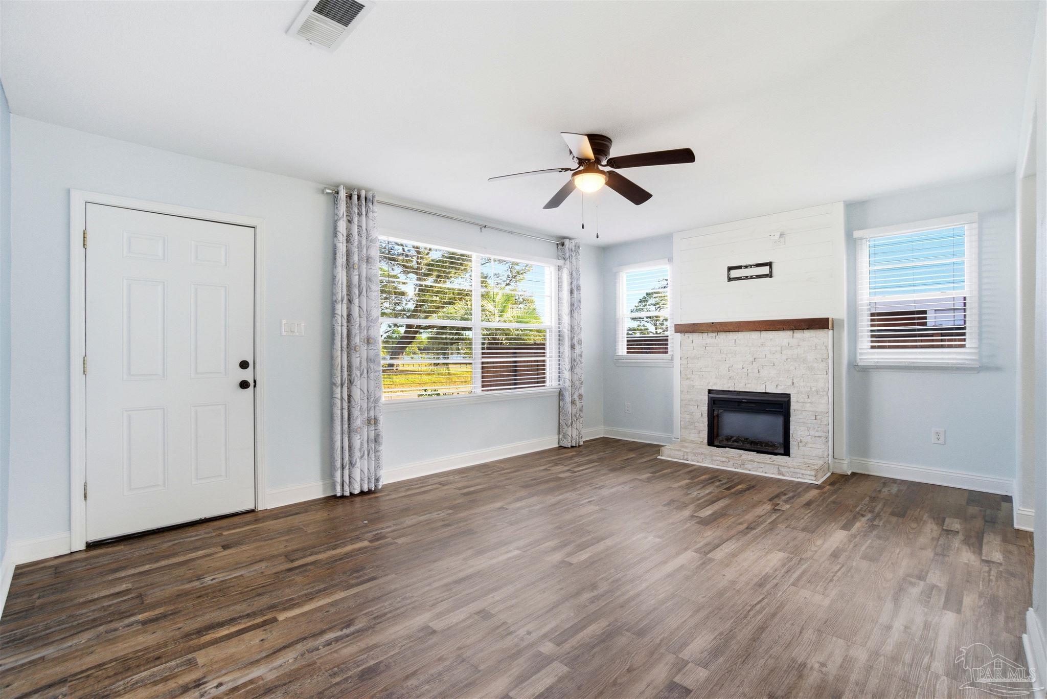 403 Southeast Gilliland Road Pensacola, FL 32507 - Photo 7 of 71