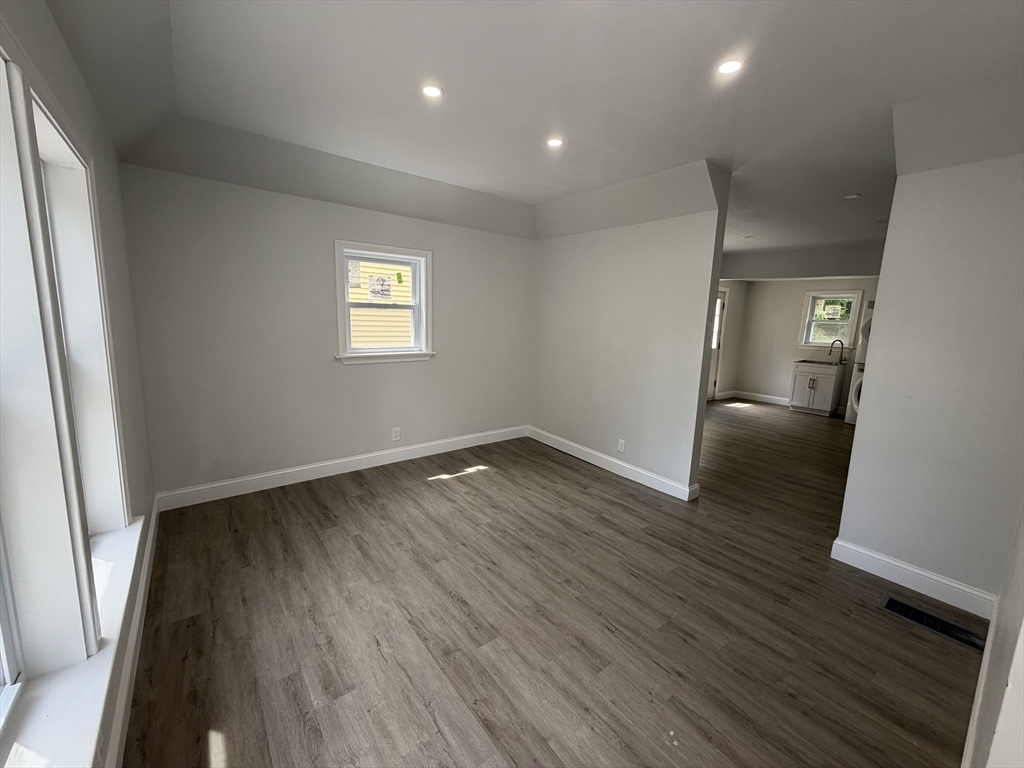 75 Draper Avenue, Unit 75 Mansfield, MA 02048 - Photo 8 of 17