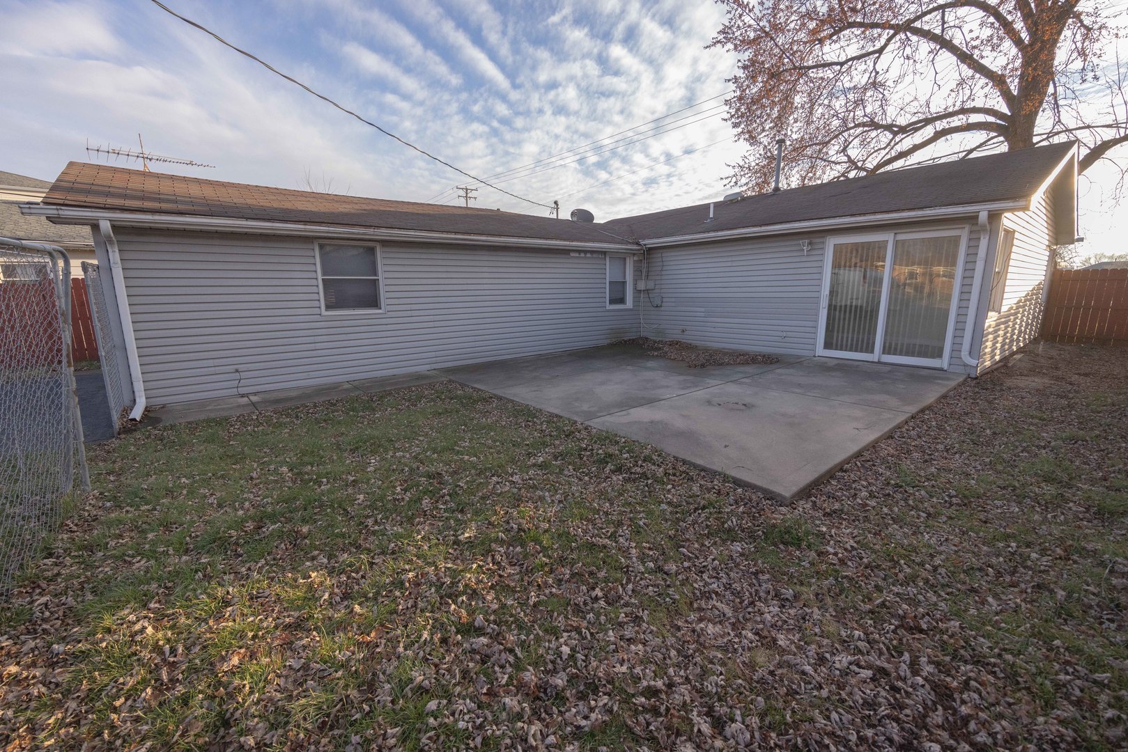 2024 Plainfield Road Crest Hill, IL 60403 - Photo 17 of 20 a backyard of a house