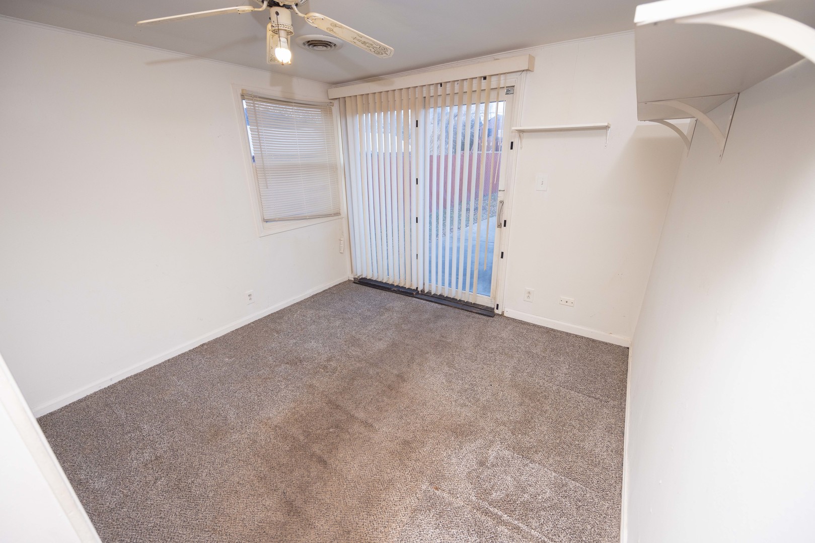 2024 Plainfield Road Crest Hill, IL 60403 - Photo 8 of 20 a view of an empty room