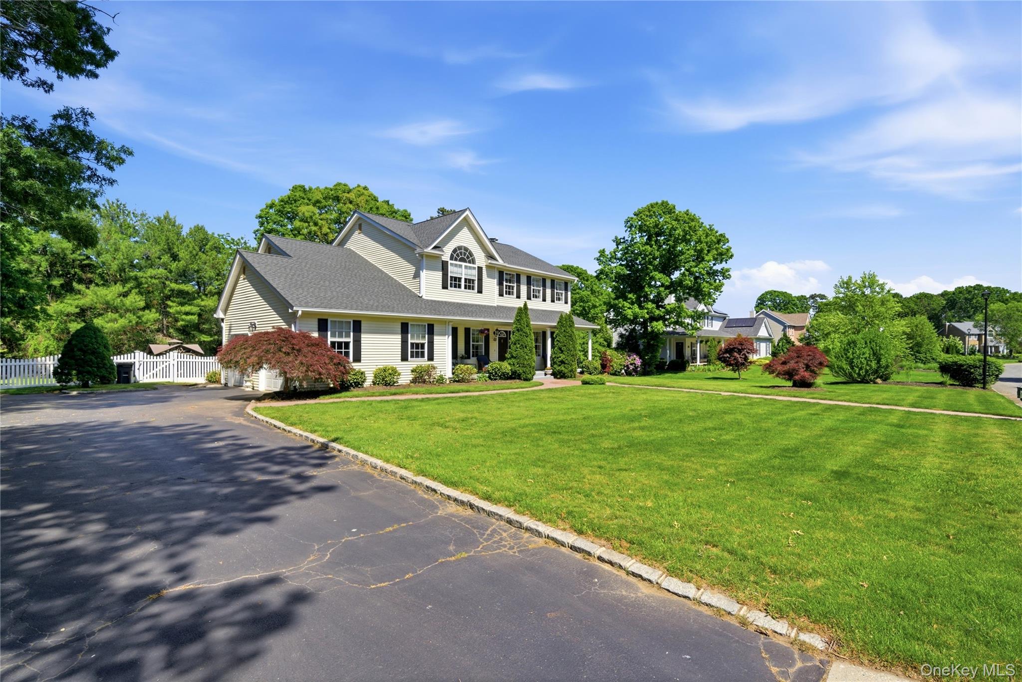 9 Ridgefield Drive Shoreham, NY 11786 - Photo 2 of 50