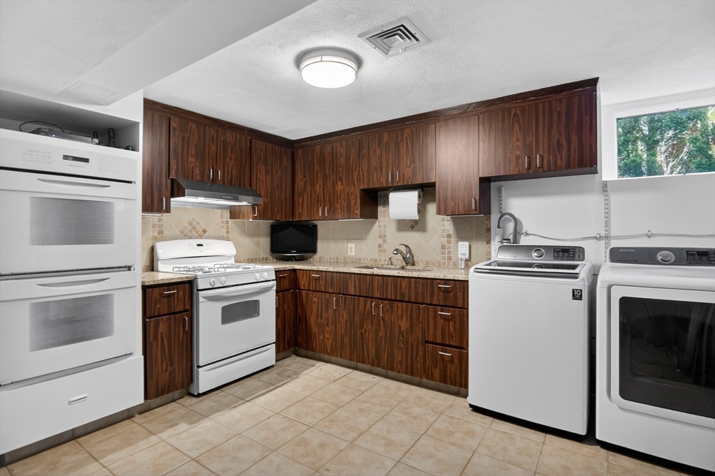 18 Roosevelt Road Medford, MA 02155 - Photo 39 of 42