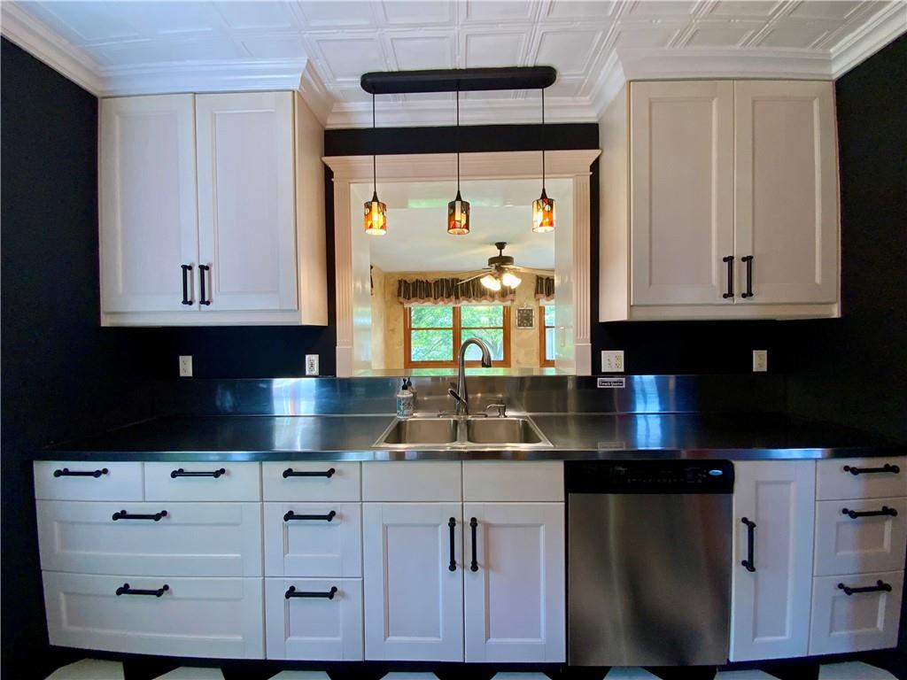 629 Ridge Road Ambridge, PA 15003 - Photo 10 of 38 Tons of cabinet space
