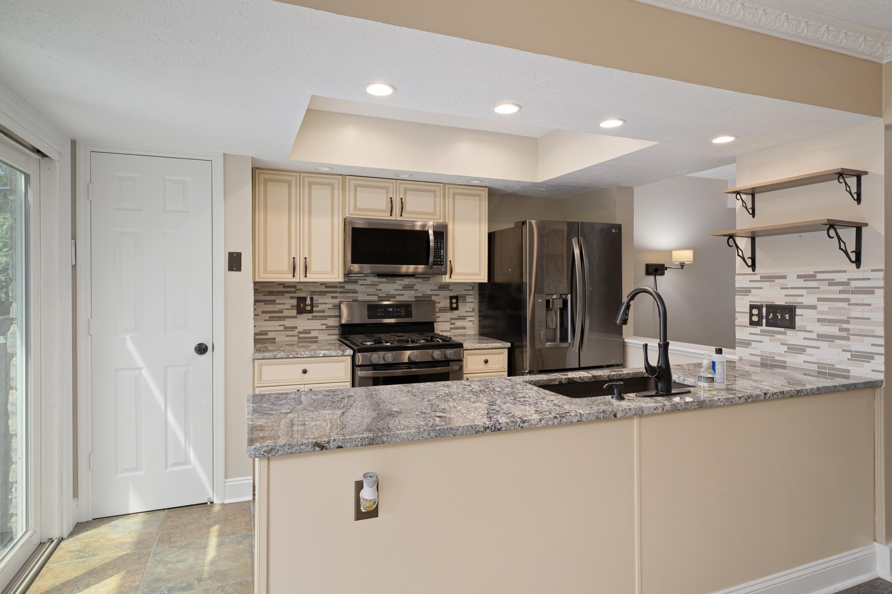 7012 Avery Road Dublin, OH 43017 - Photo 14 of 29 Gallery Image 14