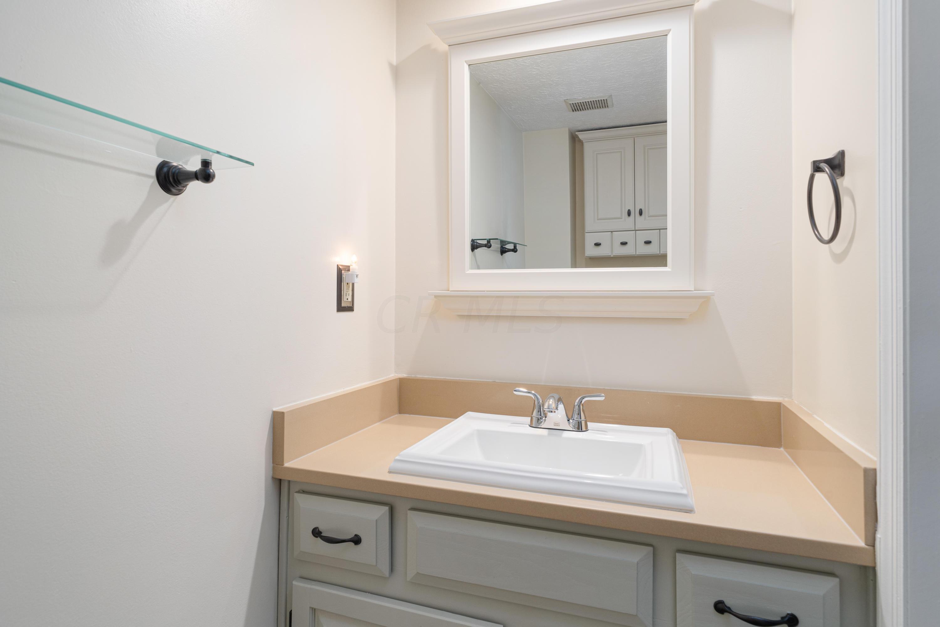 7012 Avery Road Dublin, OH 43017 - Photo 6 of 29 Gallery Image 6