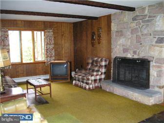 383 Ellisdale Road Chesterfield, NJ 08515 - Photo 5 of 9 Family Room