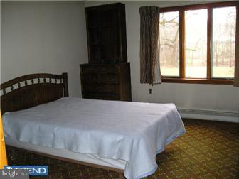 383 Ellisdale Road Chesterfield, NJ 08515 - Photo 7 of 9 Bedroom - Main