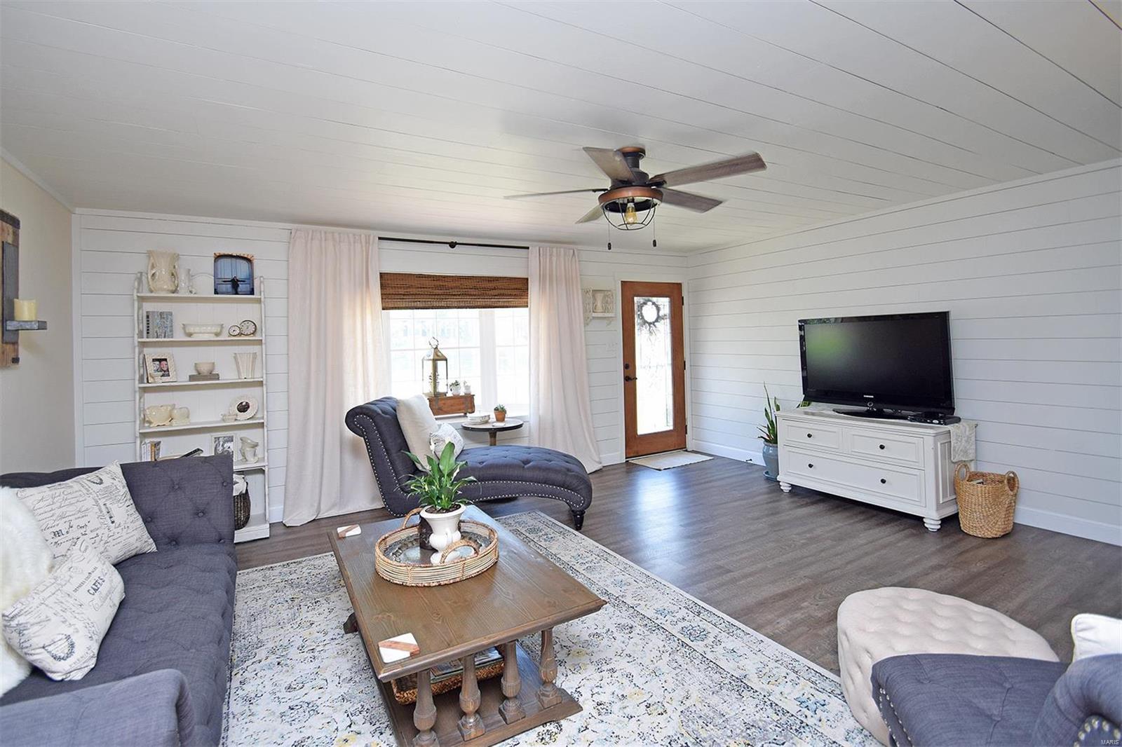328 Providence Road Ballwin, MO 63011 - Photo 5 of 28 Gallery Image 5