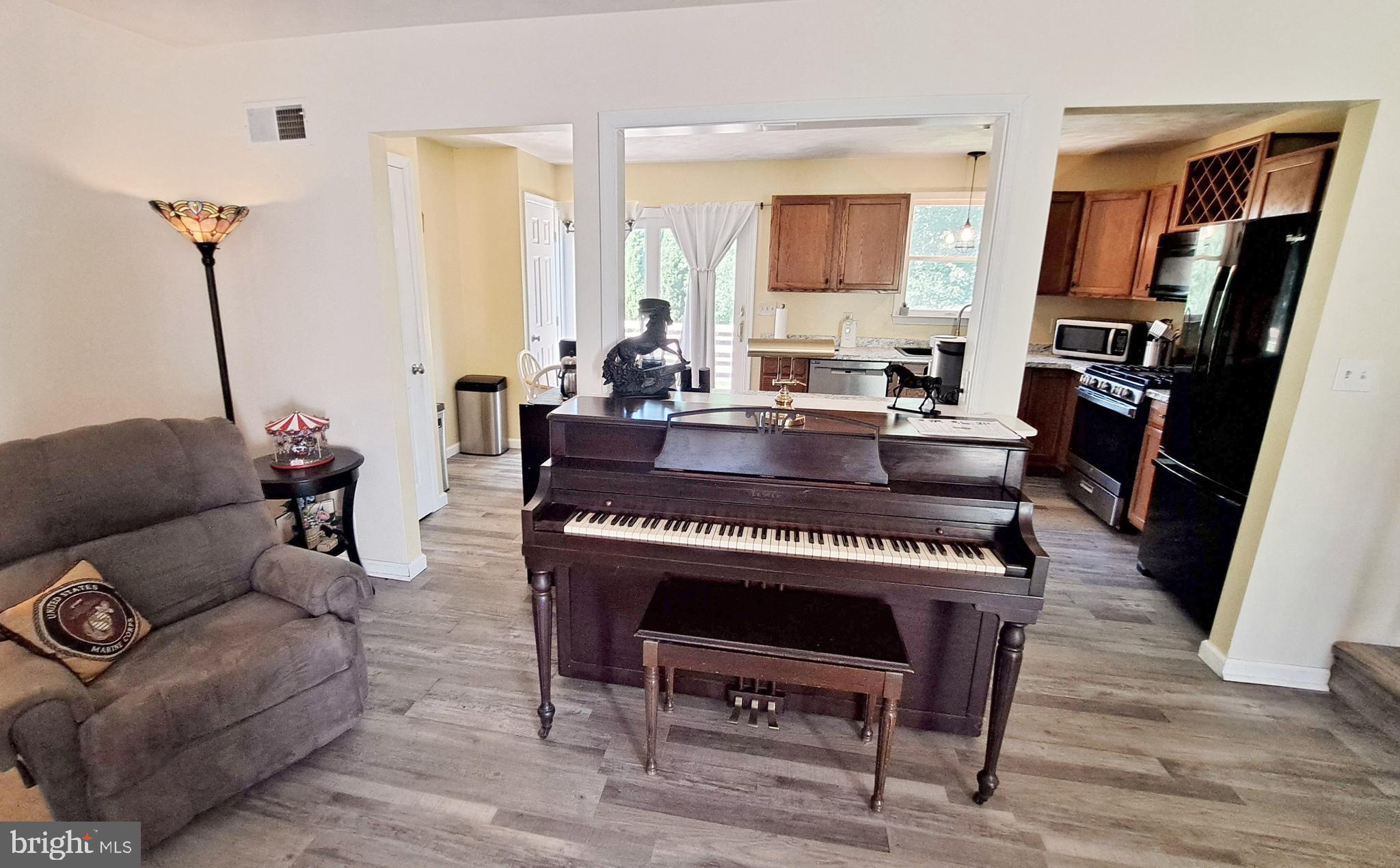 451 Clover Lane Hanover, PA 17331 - Photo 12 of 74 Family Room