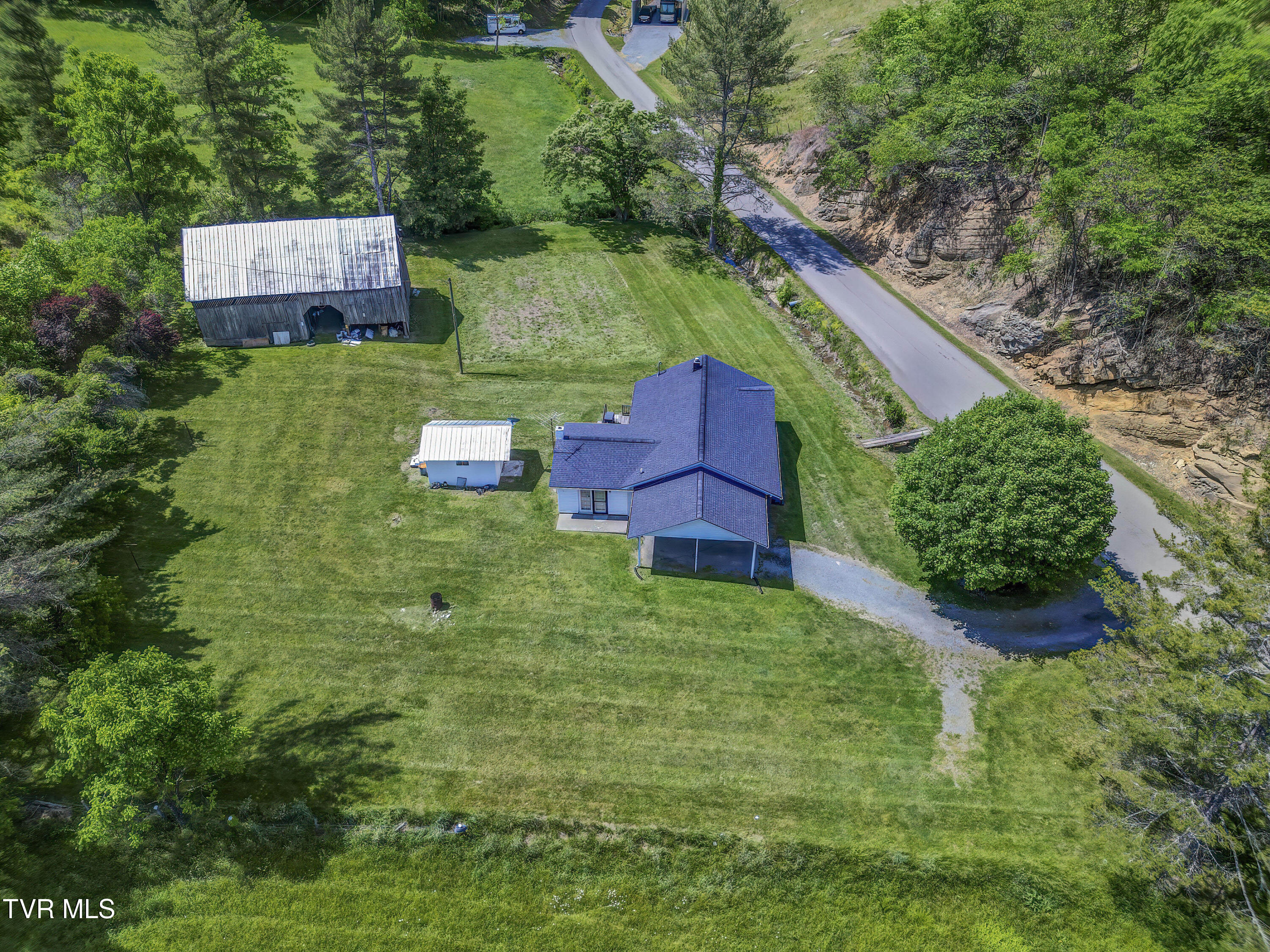 865 Shelleys Road Bristol, VA 24202 - Photo 40 of 41 865 Shelleys Rd (17)