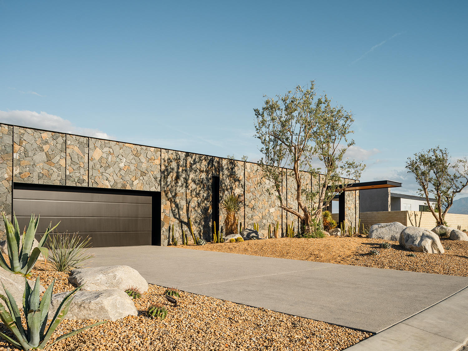 4 Echo Lane Rancho Mirage, CA 92270 - Photo 39 of 40 a view of a house with a snow in the background