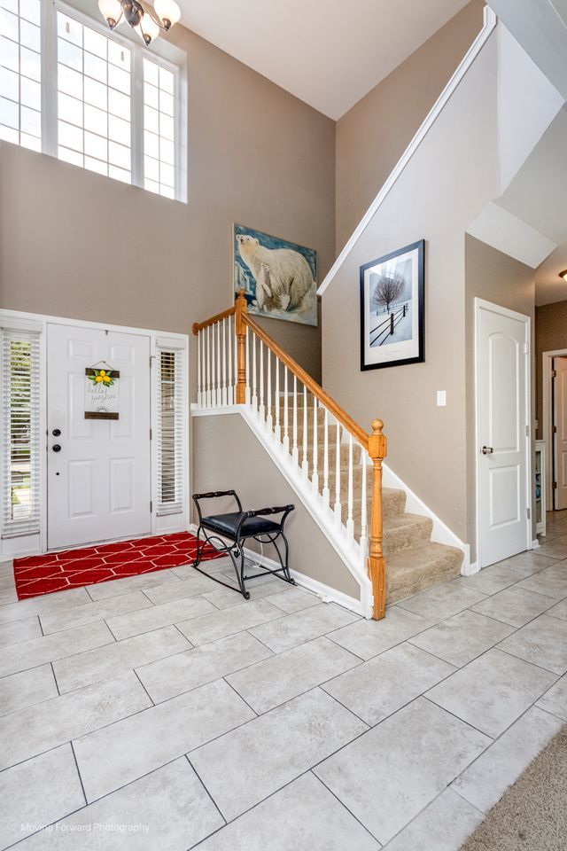 103 South Cranberry Street Bolingbrook, IL 60490 - Photo 15 of 33 a view of an entryway with workspace
