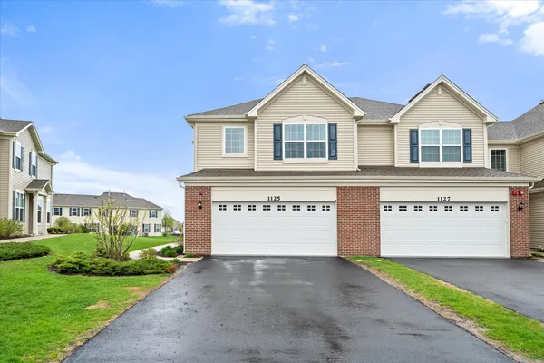 $325,000 | 1125 Hawk Hollow Drive, Yorkville, IL 60560