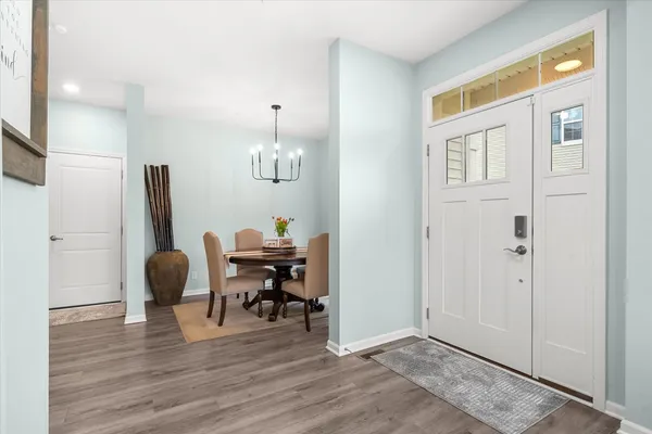 $325,000 | 1125 Hawk Hollow Drive, Yorkville, IL 60560