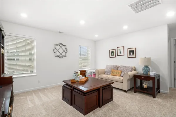 $325,000 | 1125 Hawk Hollow Drive, Yorkville, IL 60560