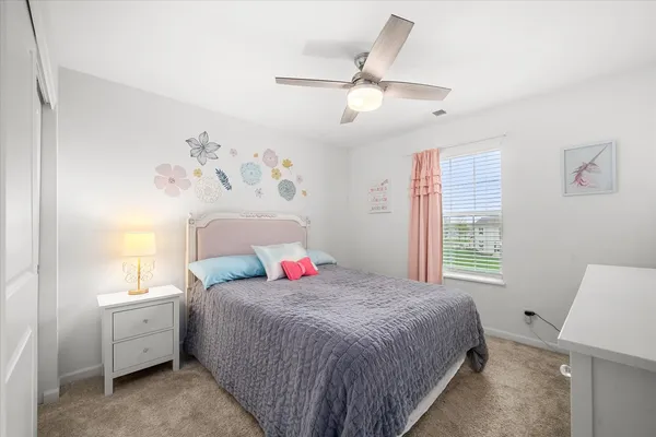 $325,000 | 1125 Hawk Hollow Drive, Yorkville, IL 60560