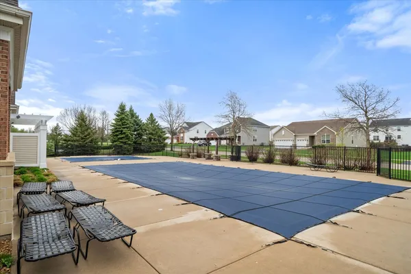 $325,000 | 1125 Hawk Hollow Drive, Yorkville, IL 60560
