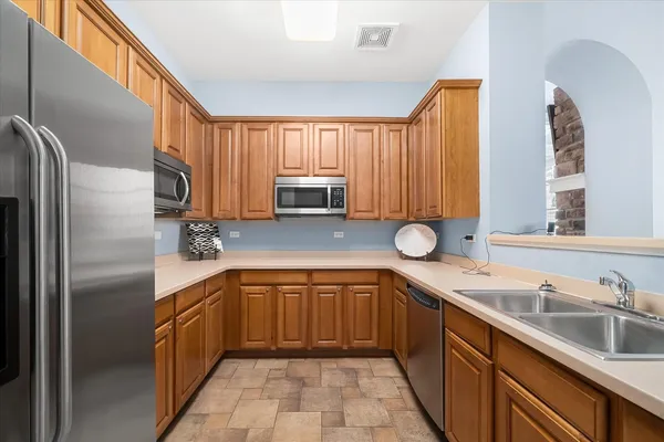 $325,000 | 1125 Hawk Hollow Drive, Yorkville, IL 60560