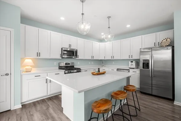 $325,000 | 1125 Hawk Hollow Drive, Yorkville, IL 60560