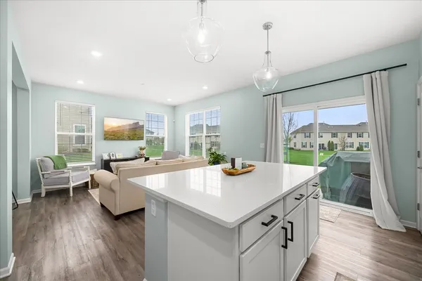 $325,000 | 1125 Hawk Hollow Drive, Yorkville, IL 60560