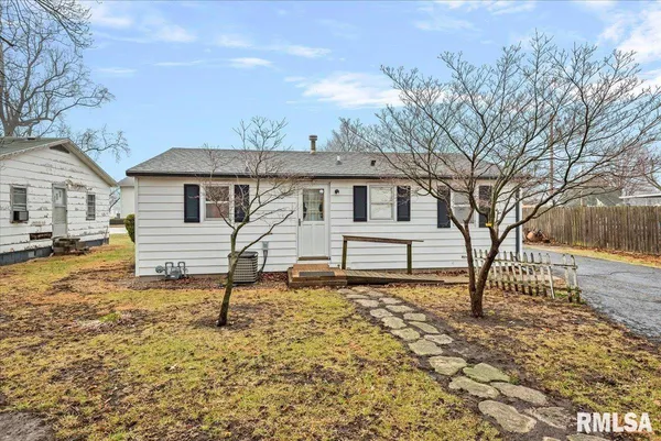 $84,900 | 413 East Washington Street, Ashland, IL 62612