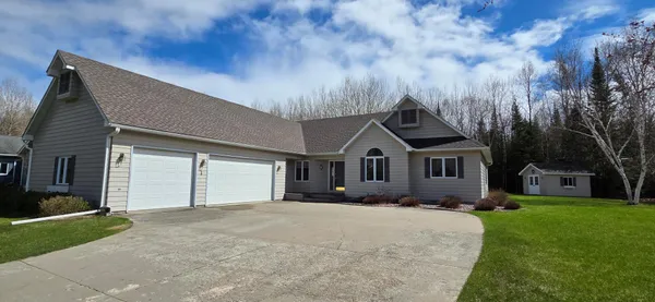 $354,000 | 2205 Crabtree Boulevard, International Falls, MN 56649