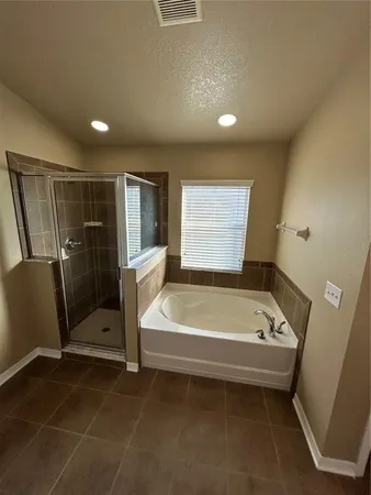 $2,400 | 11543 Tangle Creek Boulevard, Gibsonton, FL 33534
