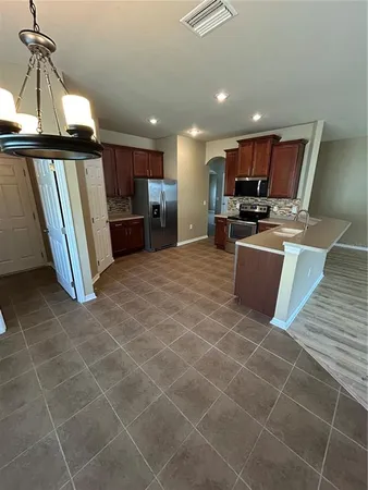 $2,400 | 11543 Tangle Creek Boulevard, Gibsonton, FL 33534