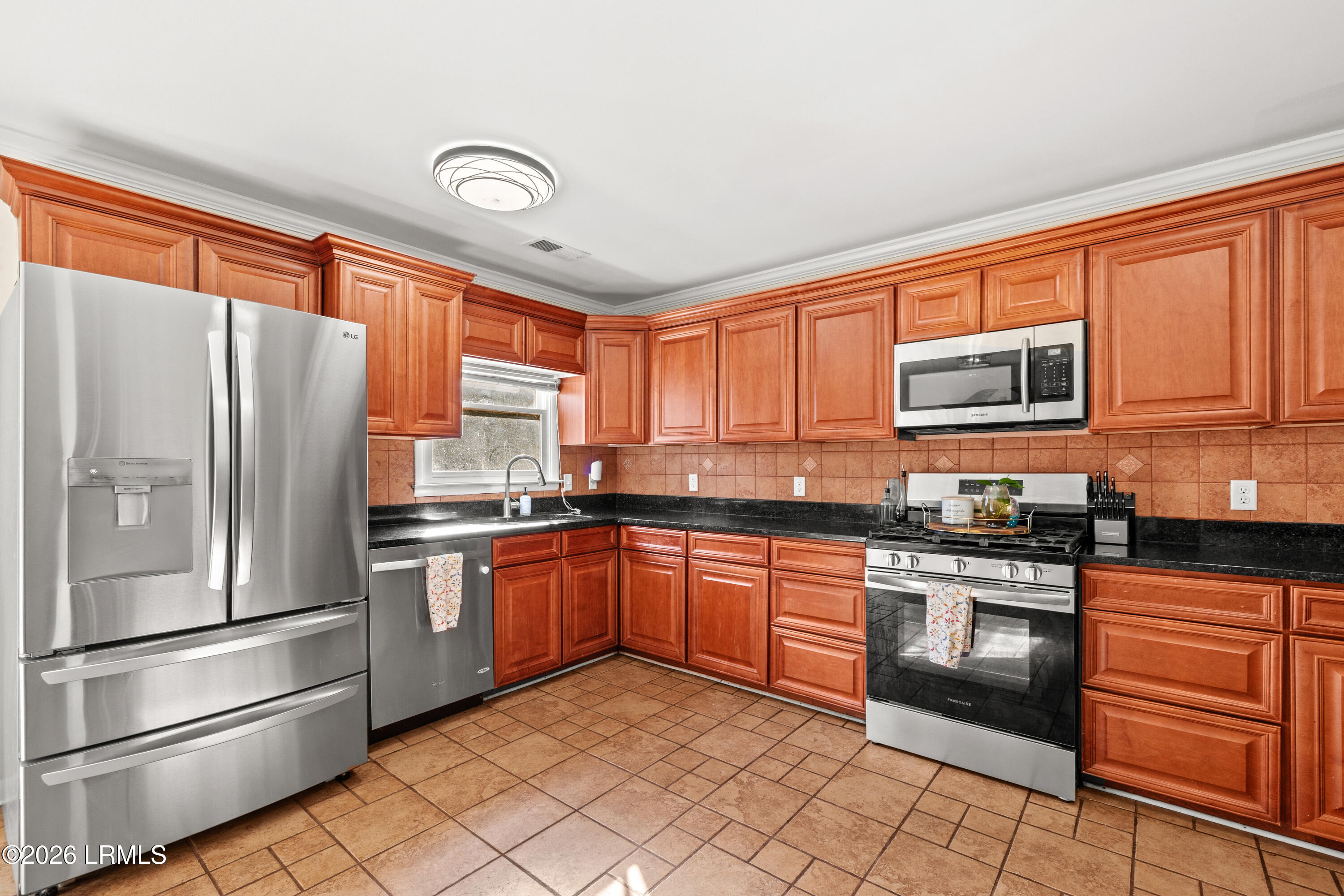2408 State Rd S-7-386 Beaufort, SC 29902 - Photo 12 of 36 2408 Langhorne - 14