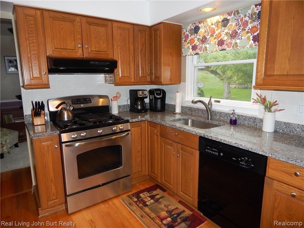 738 Rutgers Road Rochester Hills, MI 48309 - Photo 15 of 26
