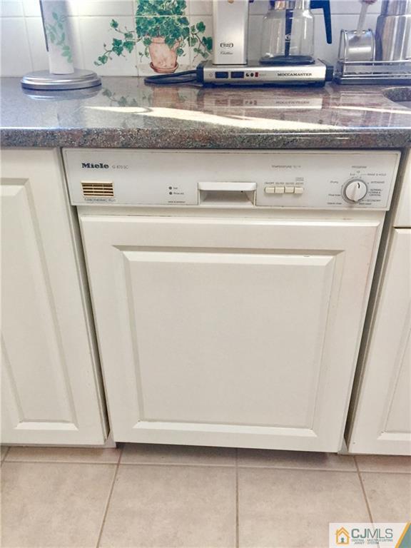 1297 Williamson Road North Brunswick, NJ 08902 - Photo 12 of 25 Gallery Image 12