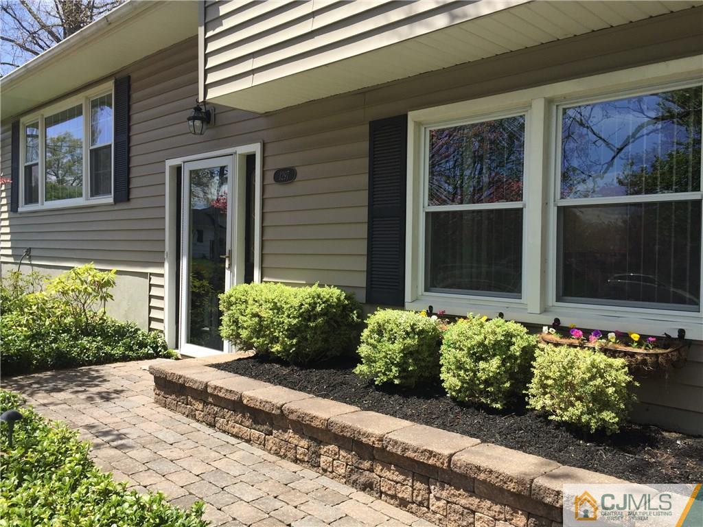 1297 Williamson Road North Brunswick, NJ 08902 - Photo 4 of 25 Gallery Image 4