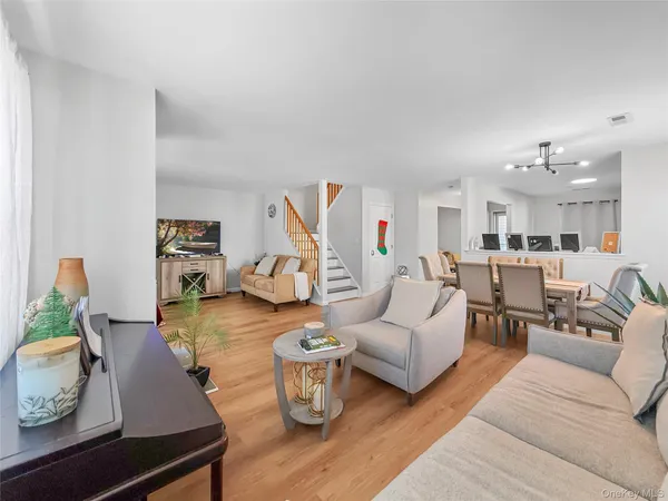 $3,200 | 50 Lois Lane, Monroe, NY 10950