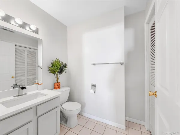 $3,200 | 50 Lois Lane, Monroe, NY 10950