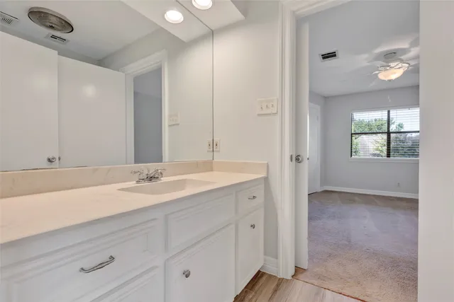 a view of yard with green space