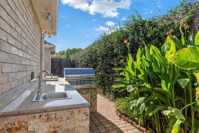 $697,500 | 1251 Trace Drive, Houston, TX 77077