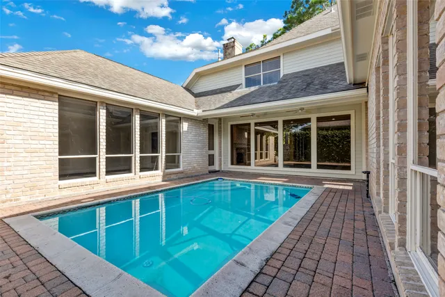 $697,500 | 1251 Trace Drive, Houston, TX 77077