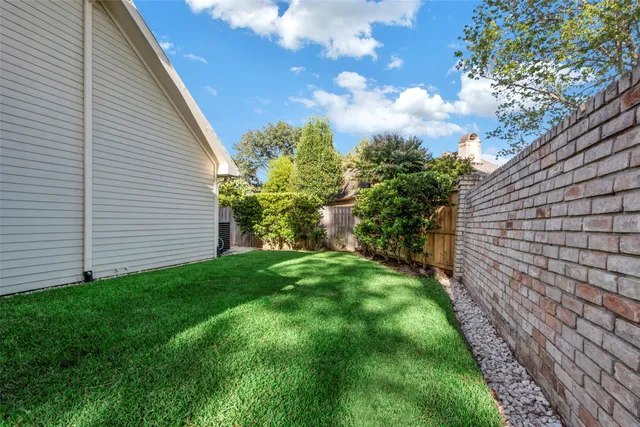 $697,500 | 1251 Trace Drive, Houston, TX 77077