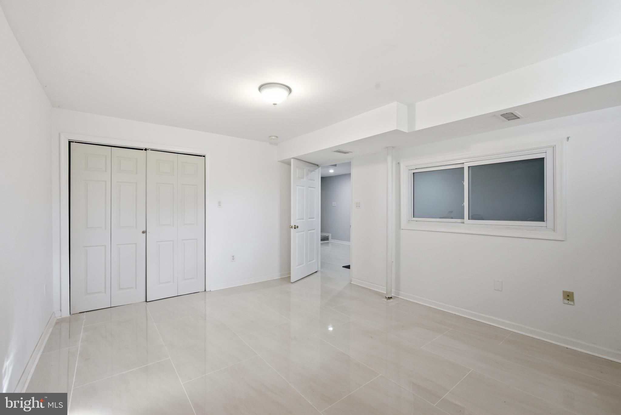 8664 Pohick Forest Court Springfield, VA 22153 - Photo 37 of 41 a view of an empty room