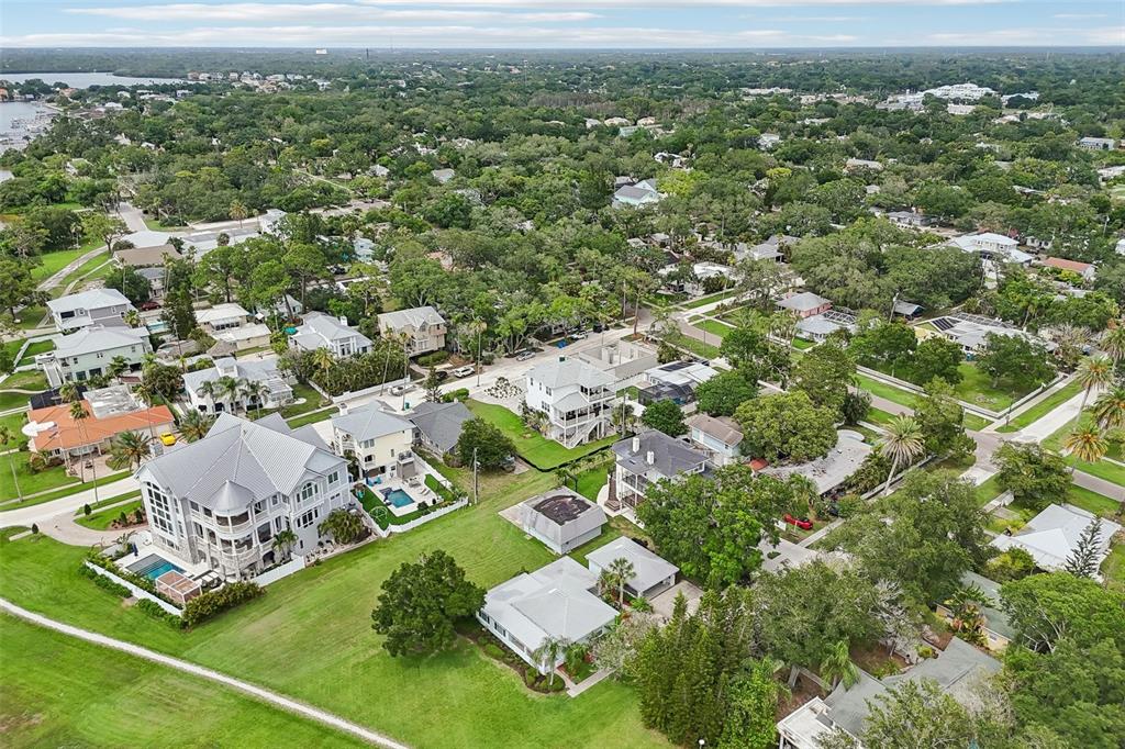 610 Indiana Avenue Crystal Beach, FL 34683 - Photo 9 of 53
