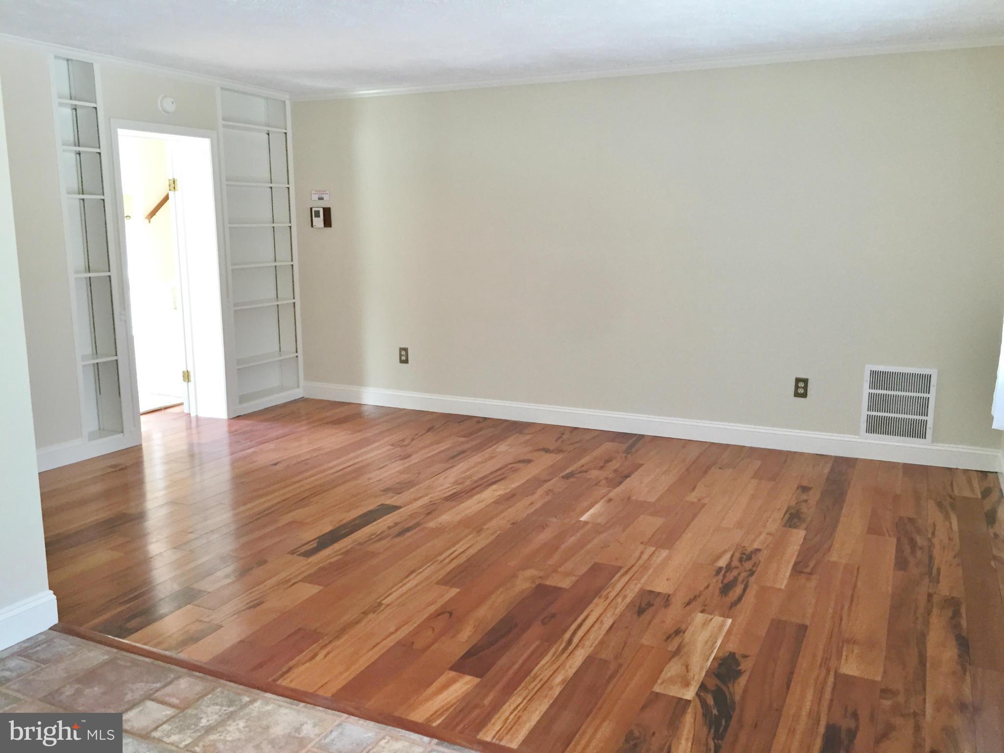 12340 Coleraine Court Reston, VA 20191 - Photo 8 of 30 Dining Room