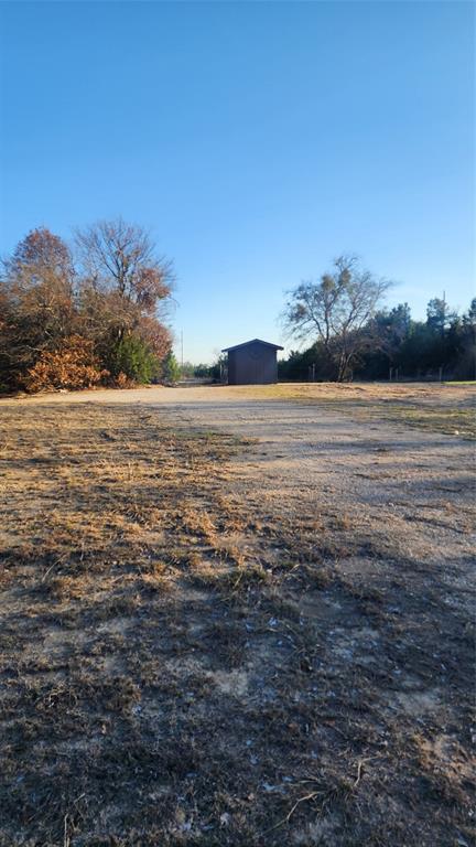 905 Zion Hill Road, Unit B Weatherford, TX 76088 - Photo 20 of 23 a view of an ocean and beach