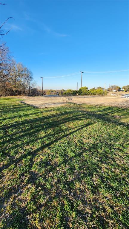 905 Zion Hill Road, Unit B Weatherford, TX 76088 - Photo 21 of 23 a view of an ocean from a yard