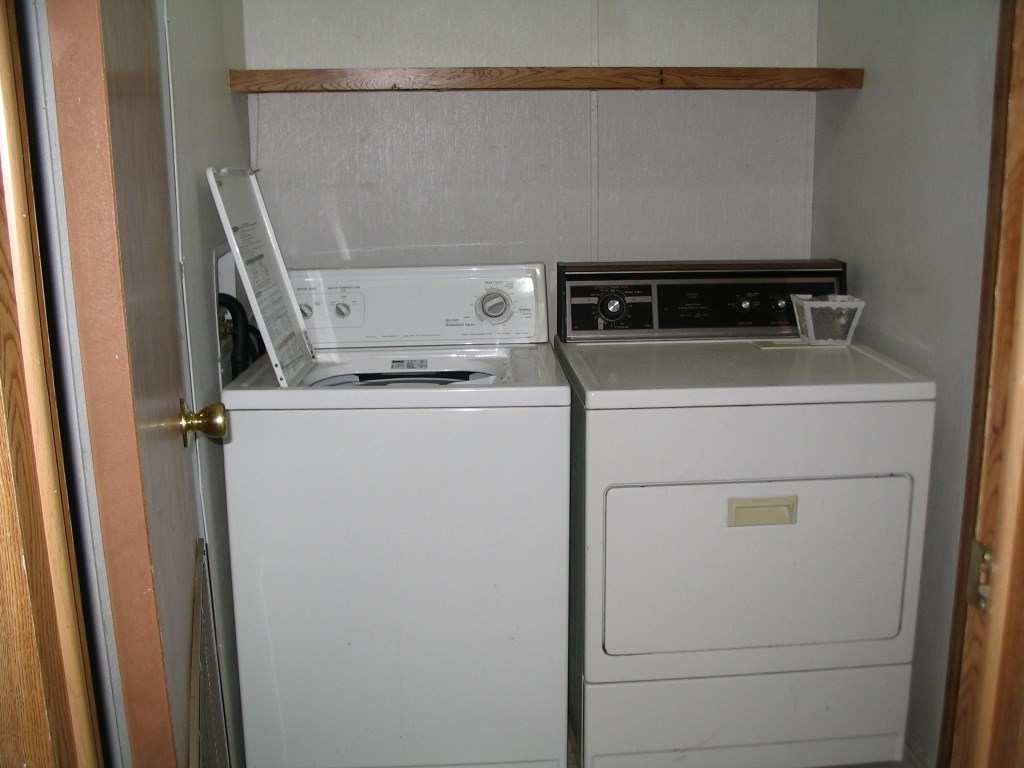 11146 Johnson Road Brethren, MI 49619 - Photo 14 of 60 1800705-13.JPG