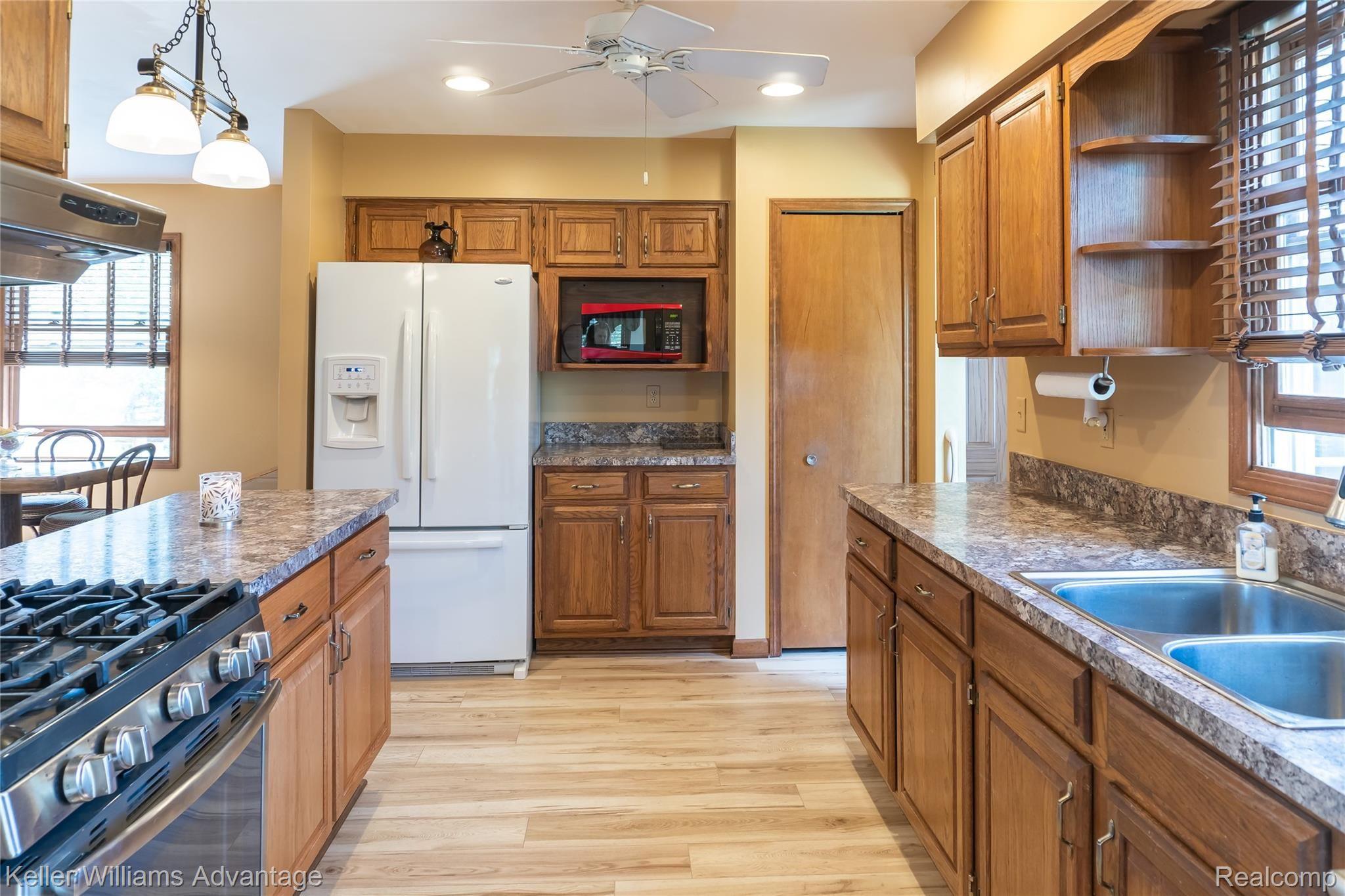 4349 North Henderson Road Davison, MI 48423 - Photo 4 of 53 NHendersonRd_4349_Kitchen_02.jpg