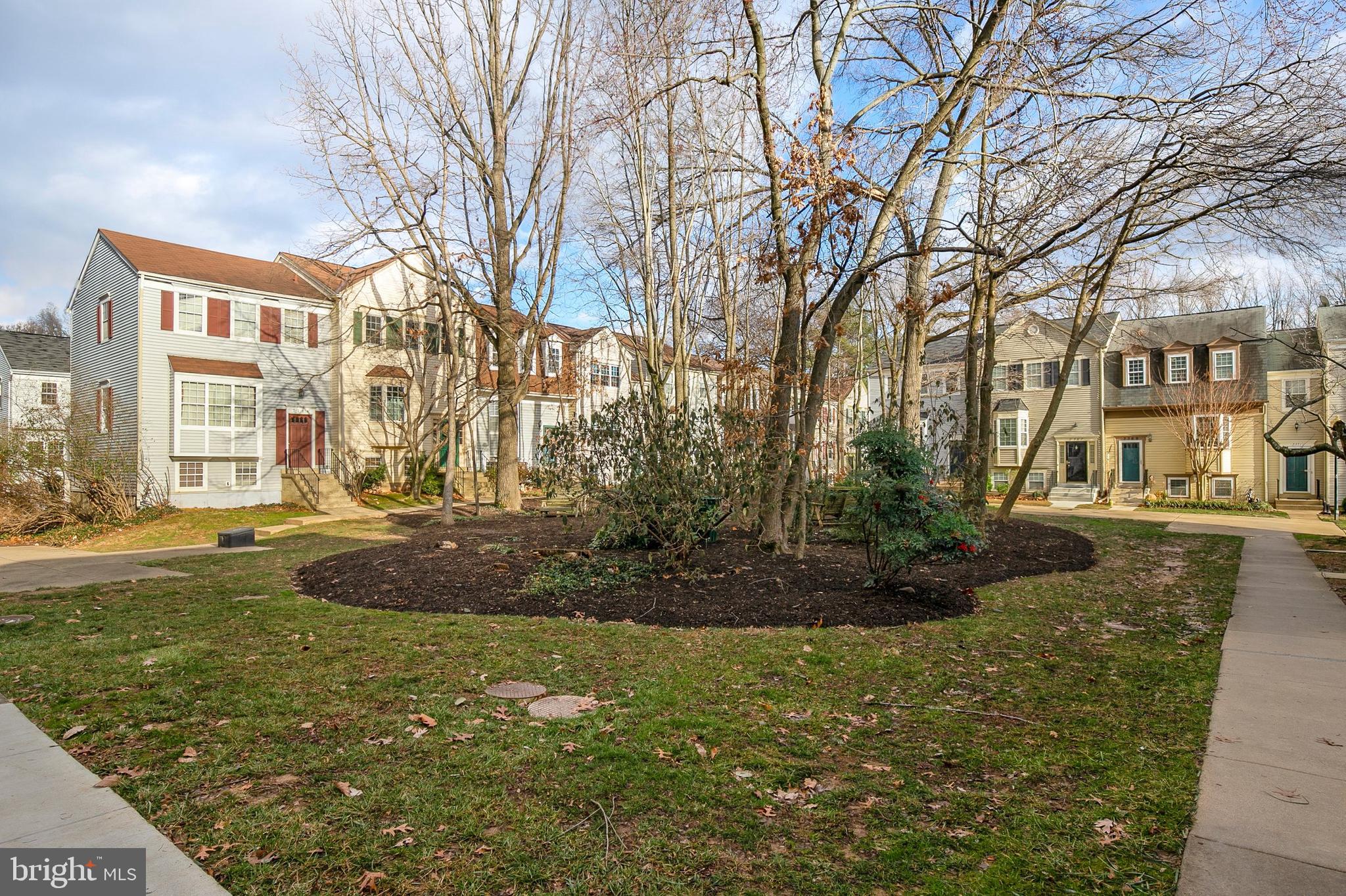 2353 Hunters Square Court Reston, VA 20191 - Photo 4 of 46