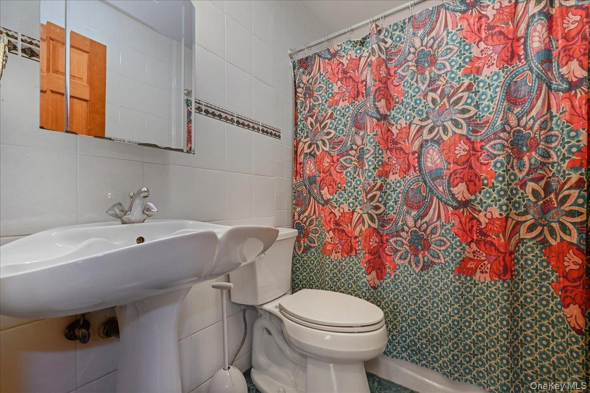 11 Muriel Road Port Washington, NY 11050 - Photo 25 of 47