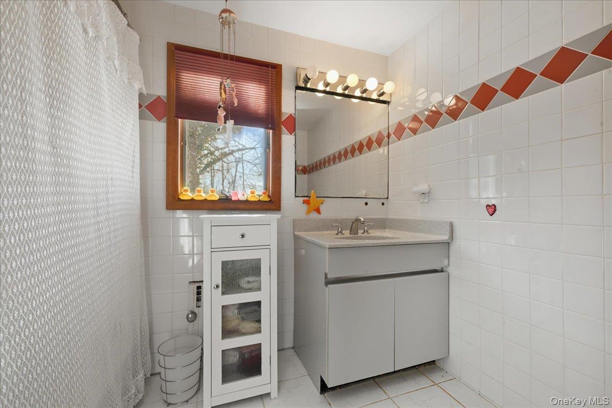 11 Muriel Road Port Washington, NY 11050 - Photo 36 of 47