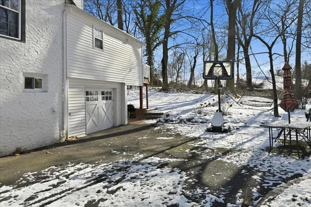 $1,600,000 | 11 Muriel Road, Port Washington, NY 11050